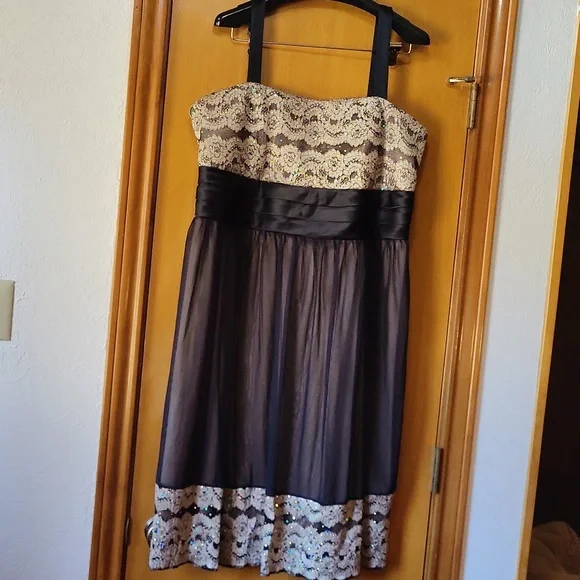 R & M Richards | Dresses | Rm Richards Black And Gold Dress With Lace |  Poshmark